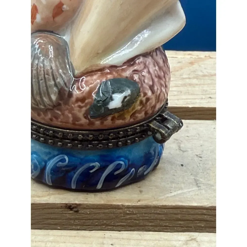 Vintage Seashell Porcelain Hinged Trinket Box - 3” Tall